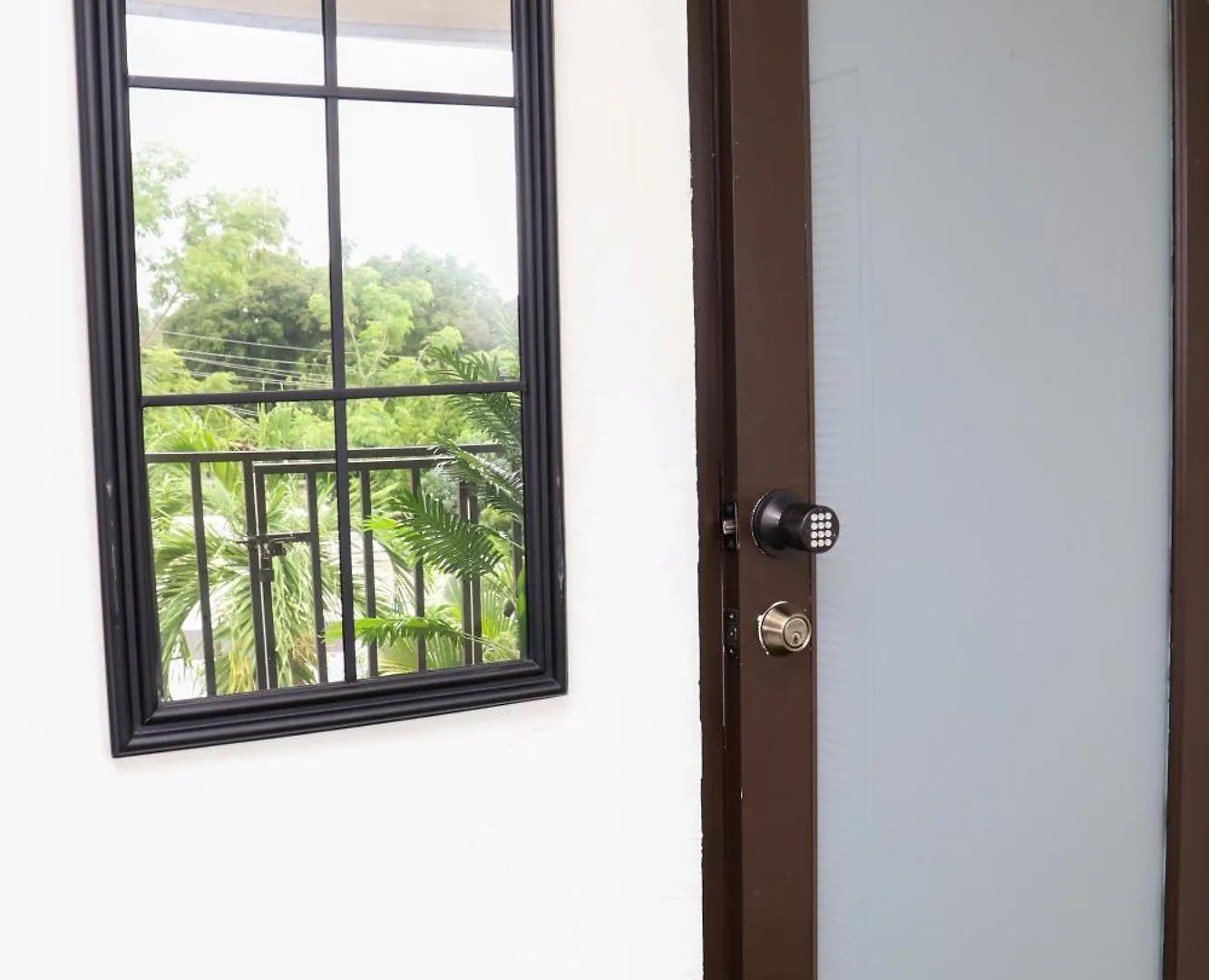 Homestay Private Rooms In Duplex Home 4 Bath Fq Beds 1-3Ppl San Juan